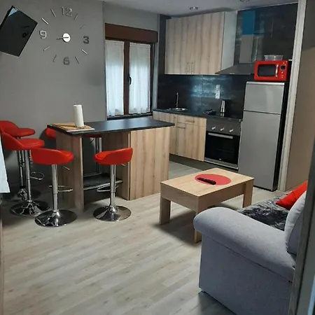 Piso Con Terraza En Apartamento *